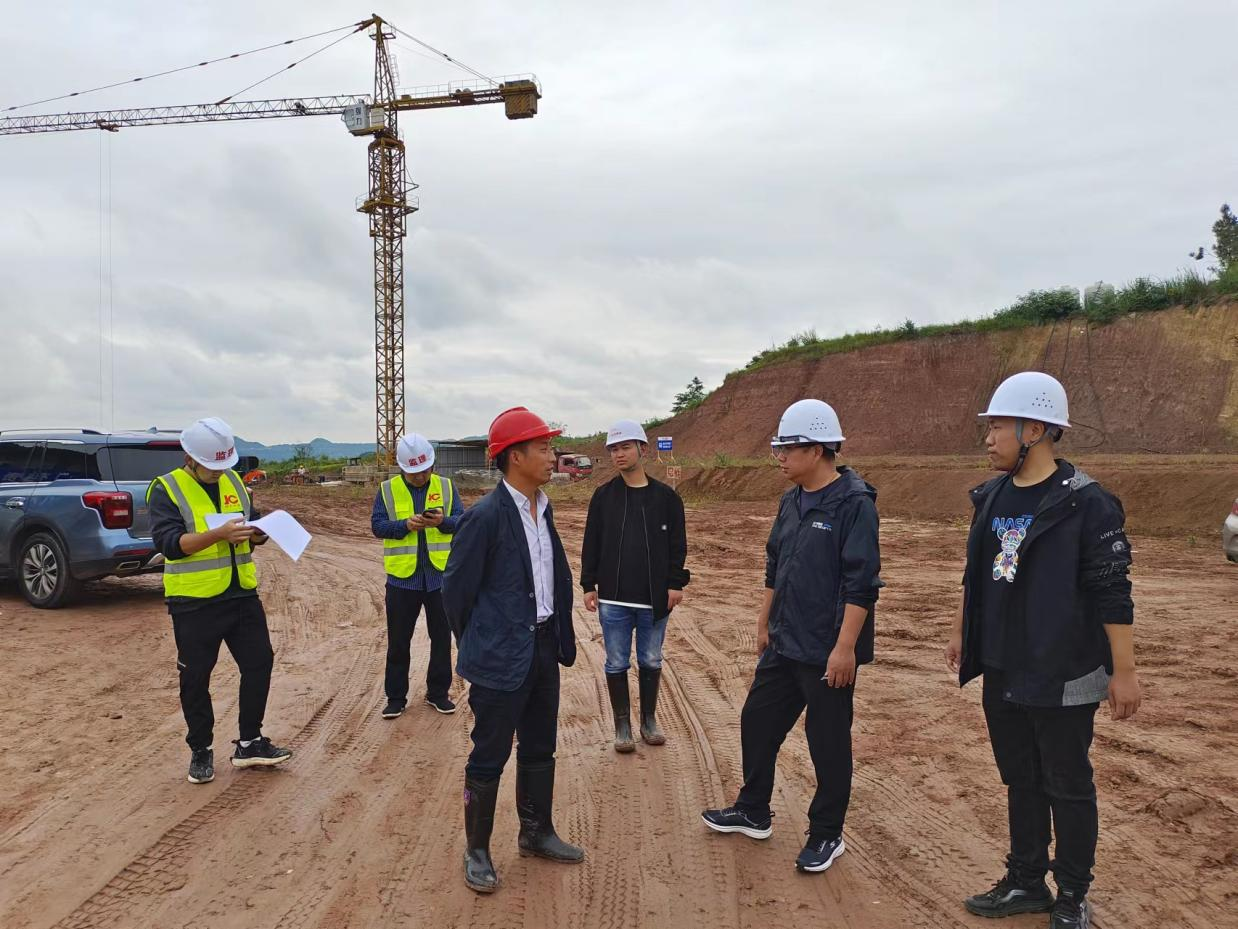 蜀芯猪公司开展核心育种场节前安全生产检查并召开项目建设推进会