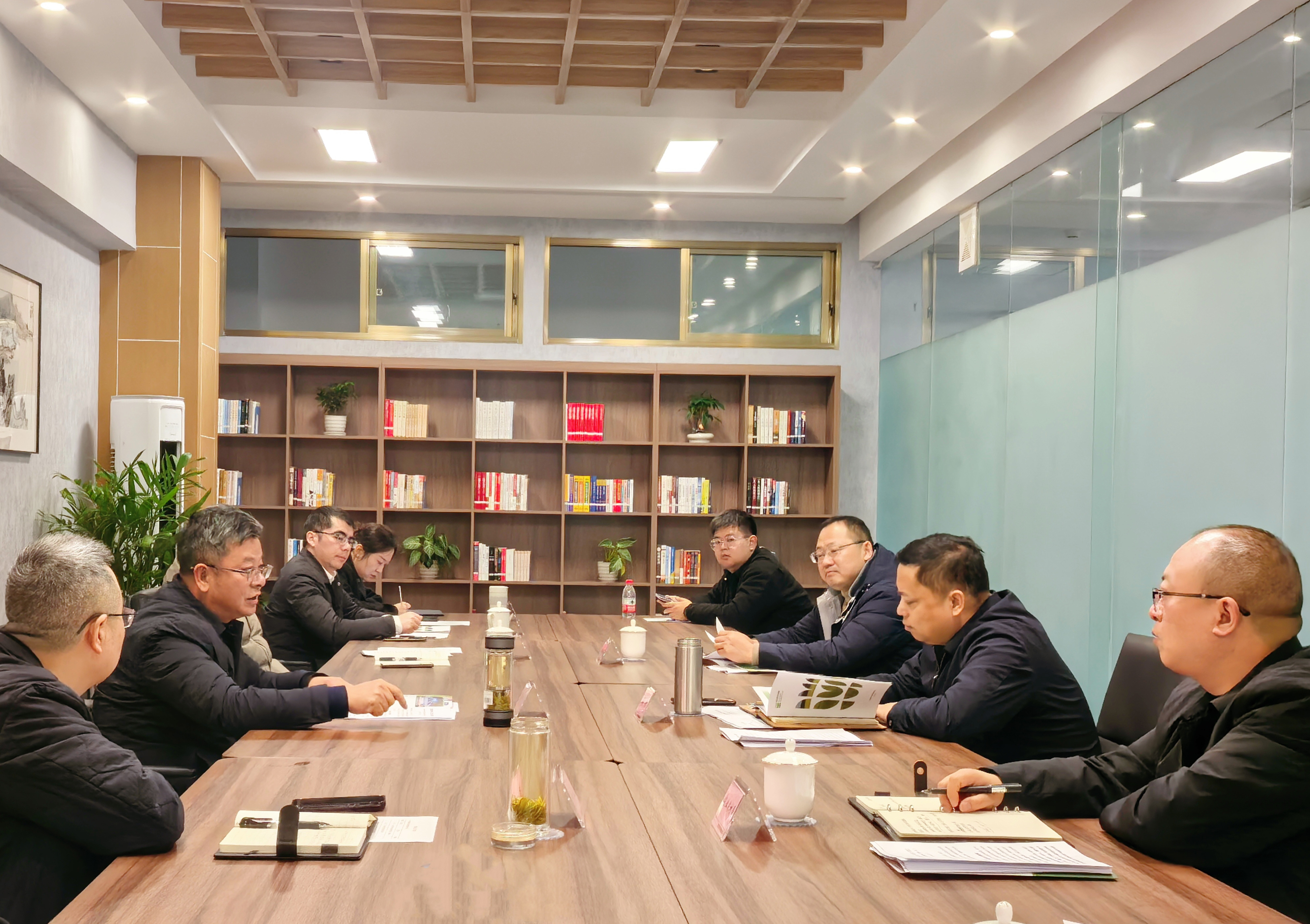 四川现代种业集团到资中县座谈交流