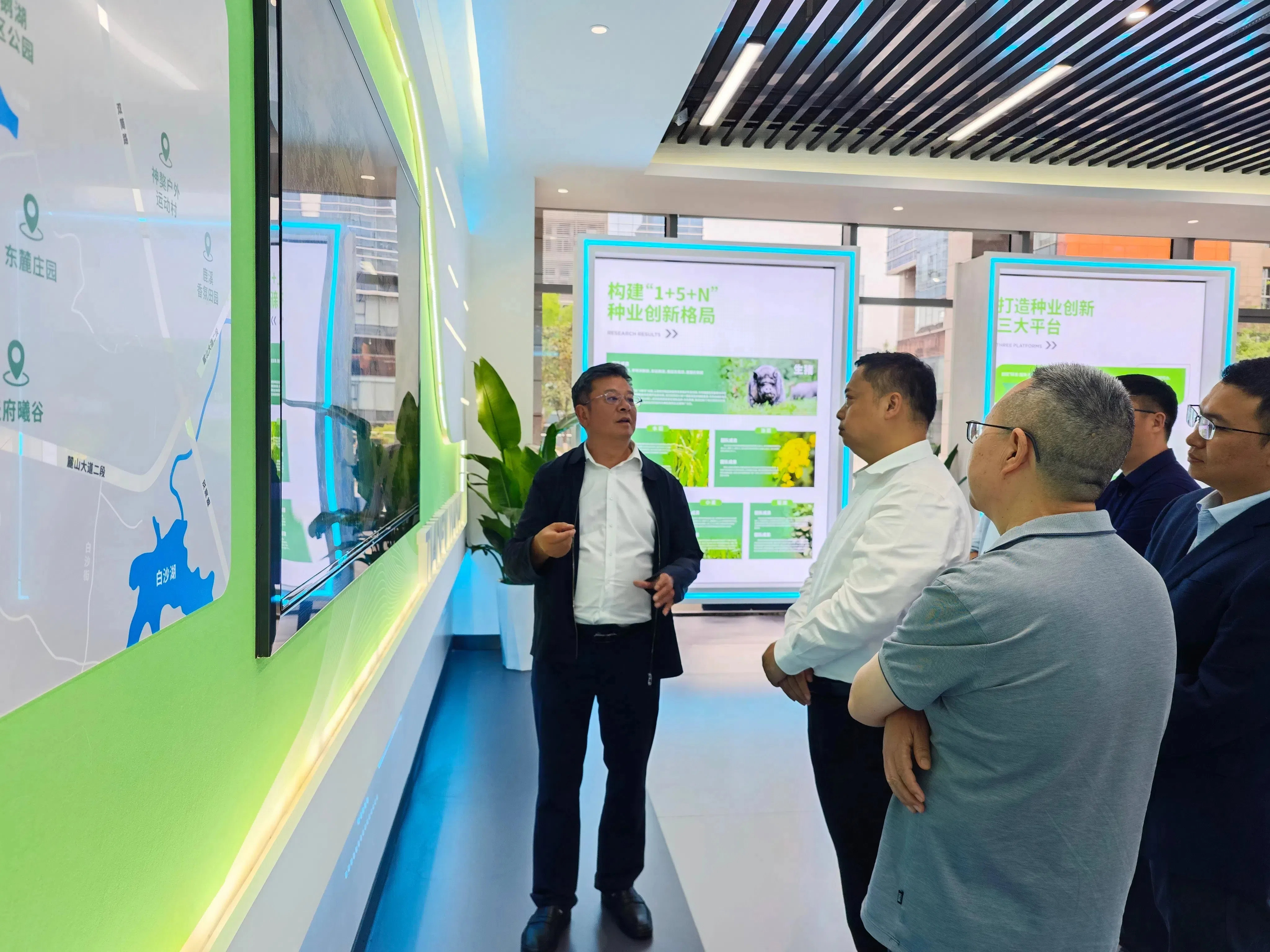 四川现代种业集团与资中县人民政府开展座谈交流