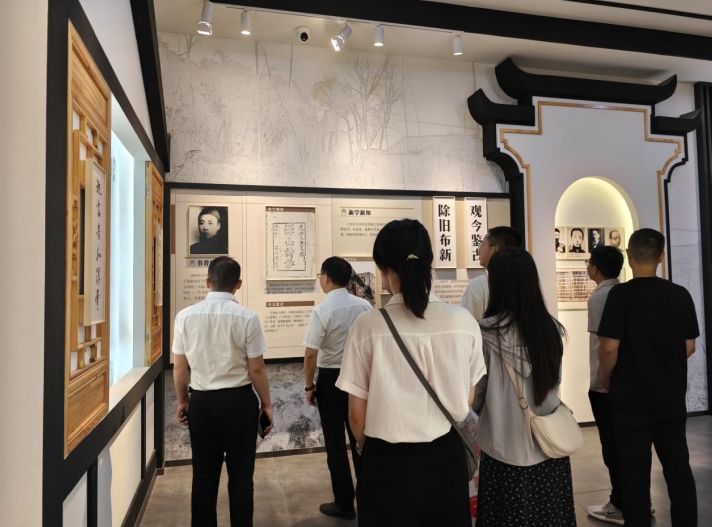 6864dd3123a03.png 7。1集团第二党支部参观图.png